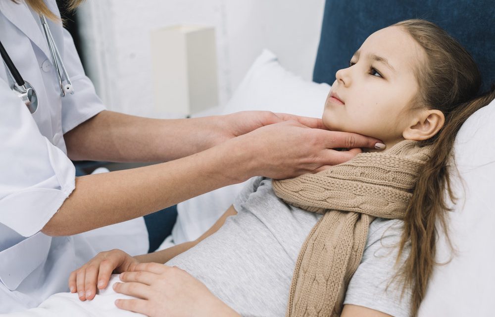 Laryngitída berie deťom dych. Ako podať prvú pomoc?