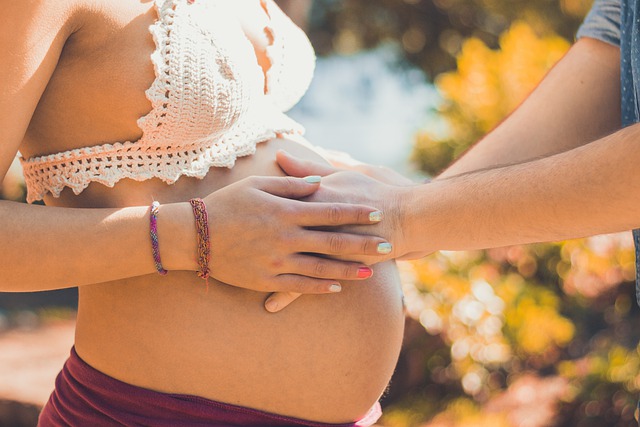 Strie v tehotenstve: Prečo vznikajú a čo na ne zaberá?