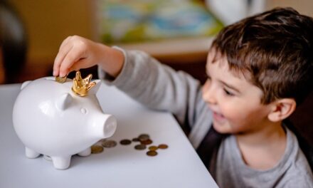 Ako naučiť deti správne narábať s peniazmi?